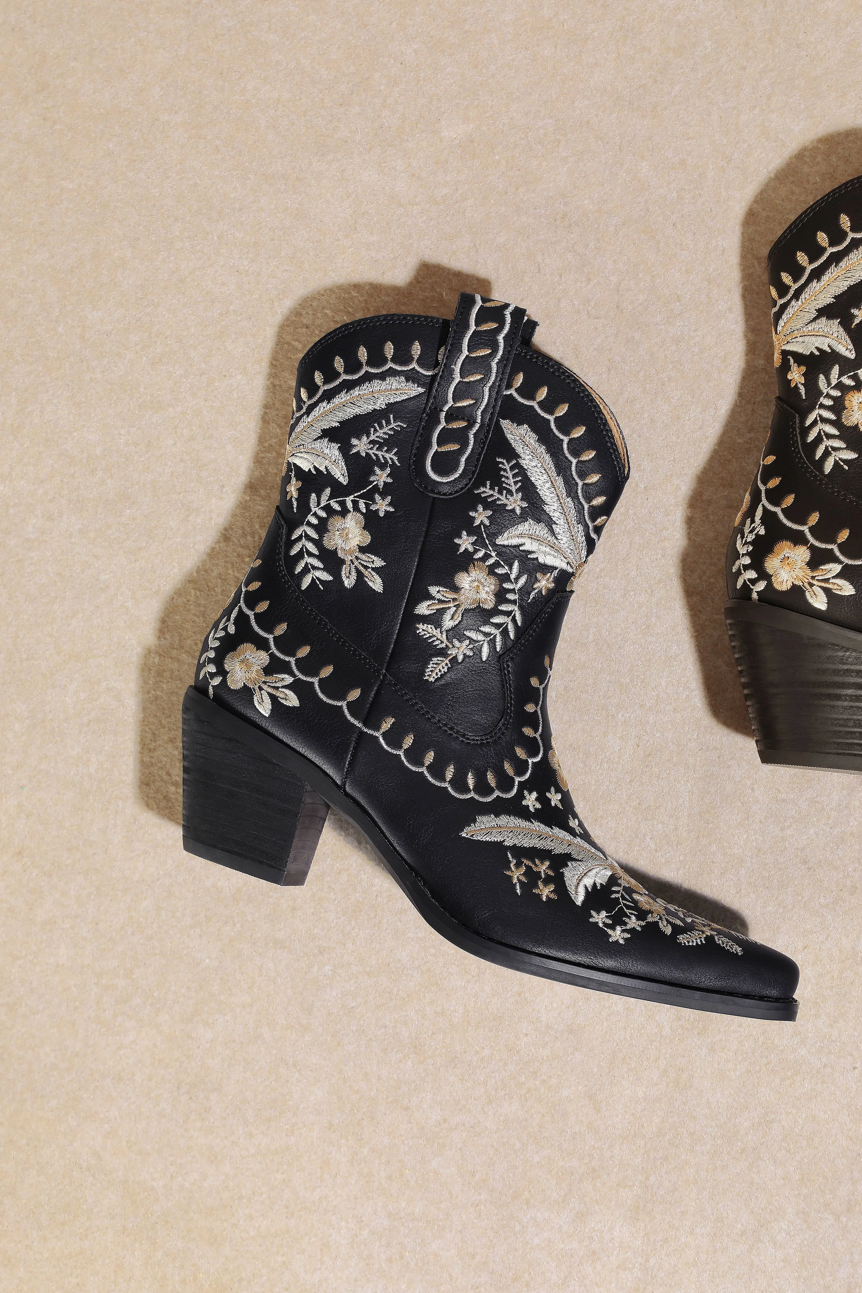 CORRAL: Black