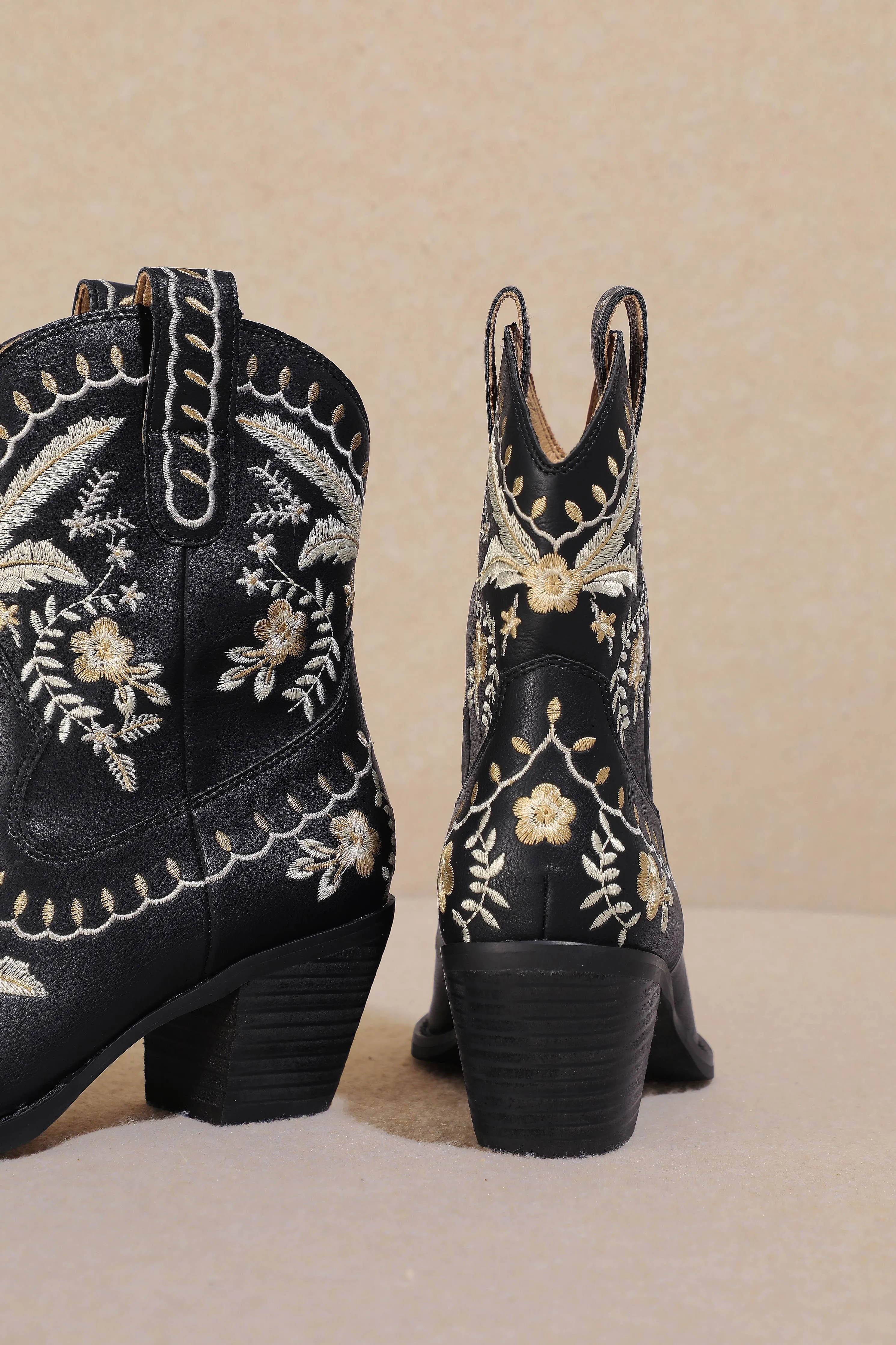CORRAL: Black