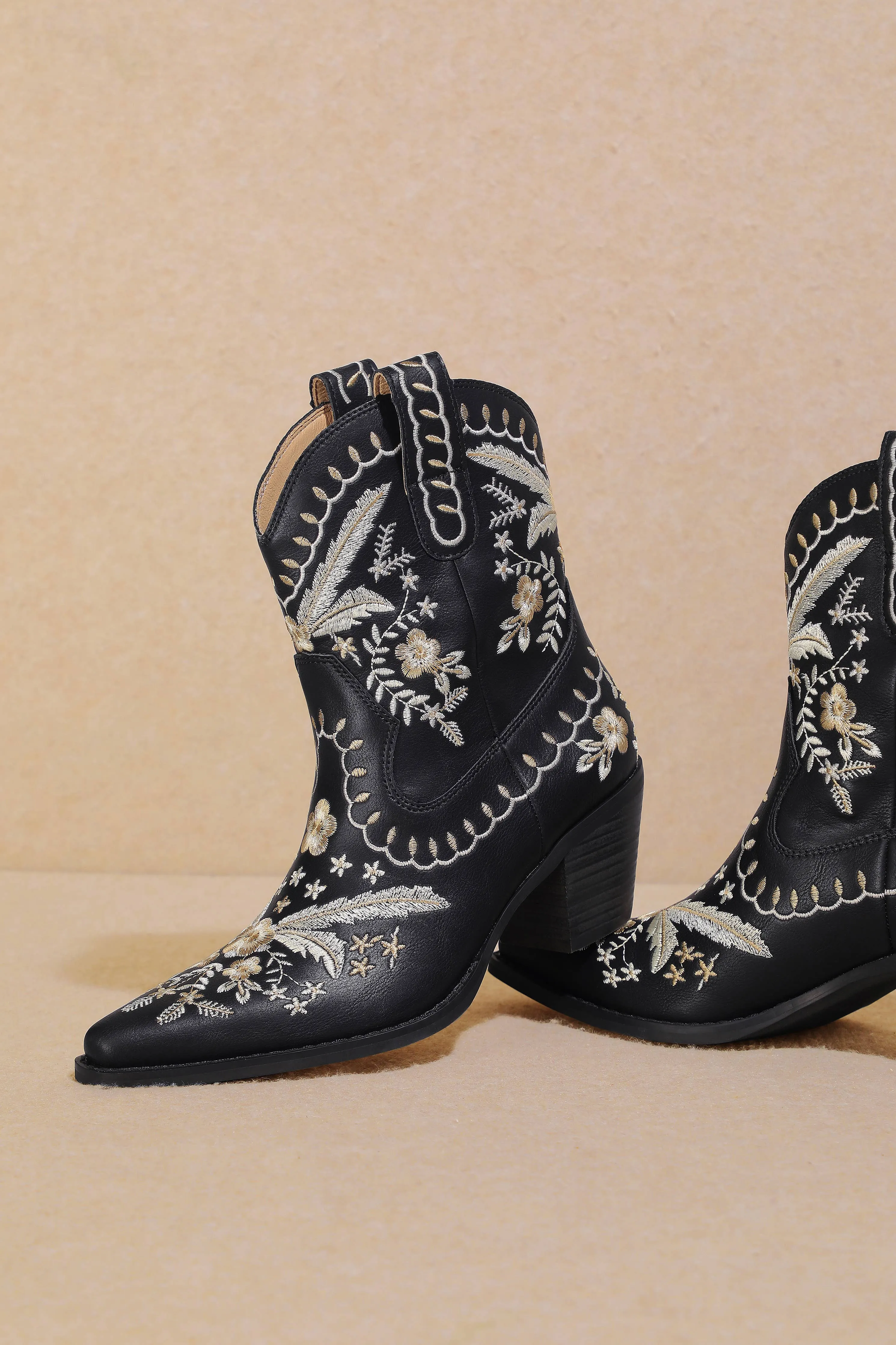 CORRAL: Black