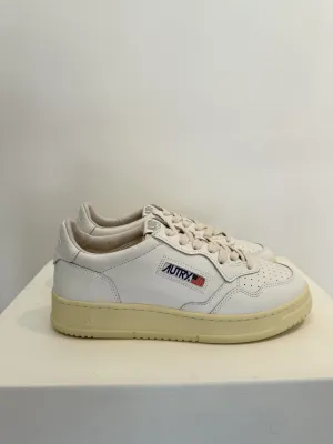 Medalist Low Sneakers in White Leather