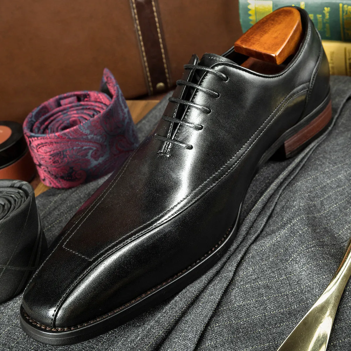 Robert  Klassische Herren-Oxfordschuhe aus veganem Leder